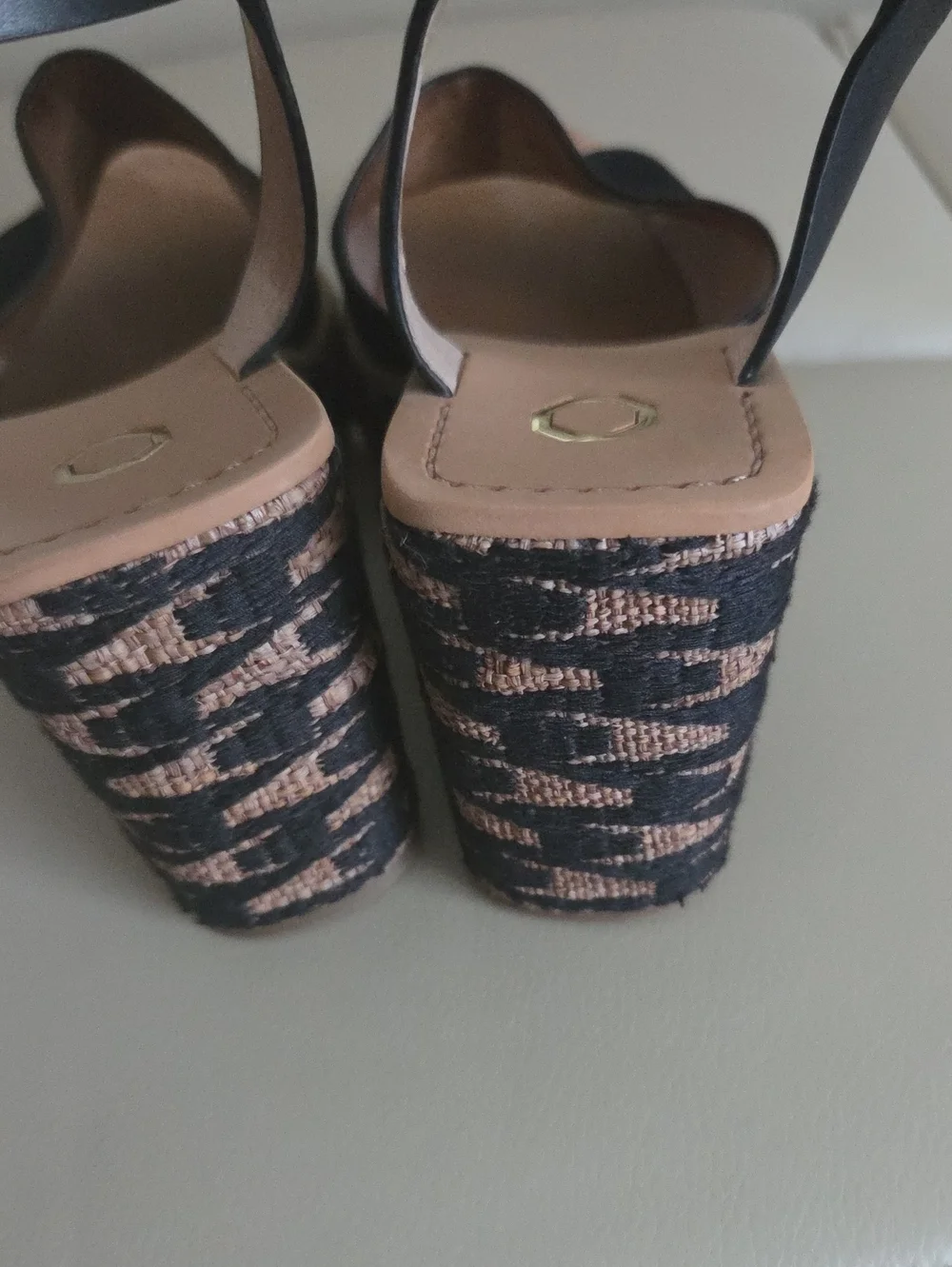 Louise et Cie stylish platform